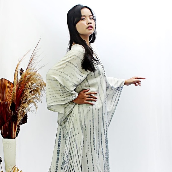 0129 / White purple Shibori Tie Dye Long Kaftan - Picture 3 of 12